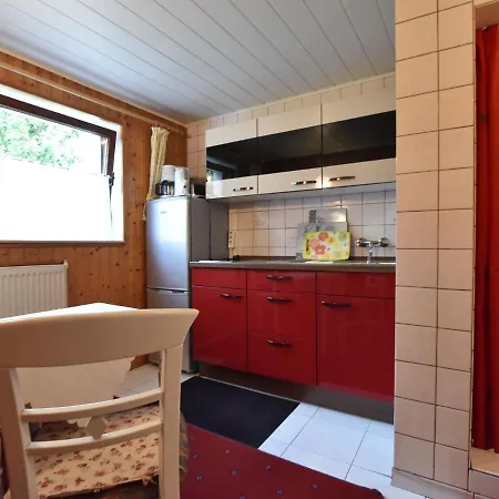 Moderne In Im Gruenen Apartman